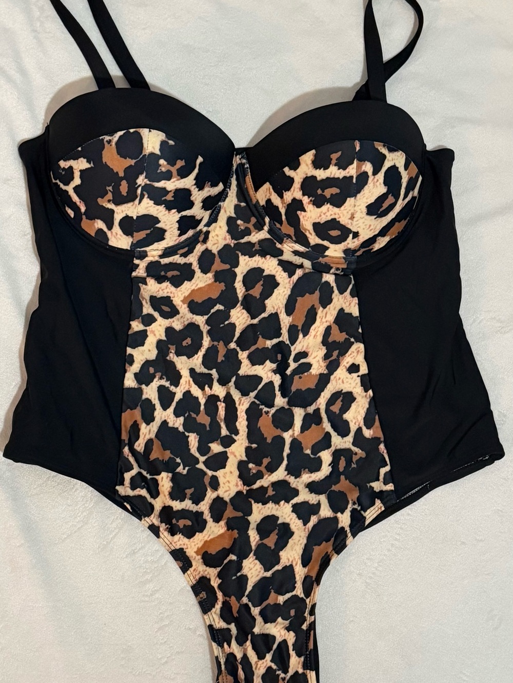 Source Unknown Black and Leopard Print One-Piece Swimsuit